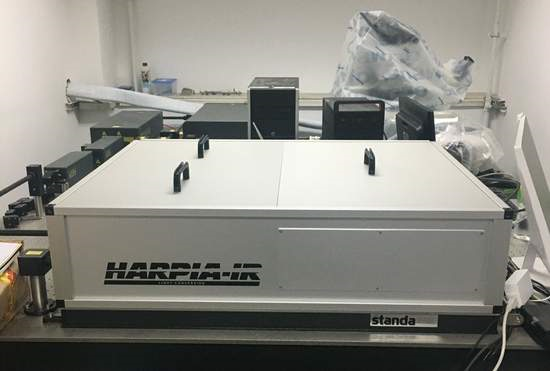 瞬态吸收/暗场散射谱仪